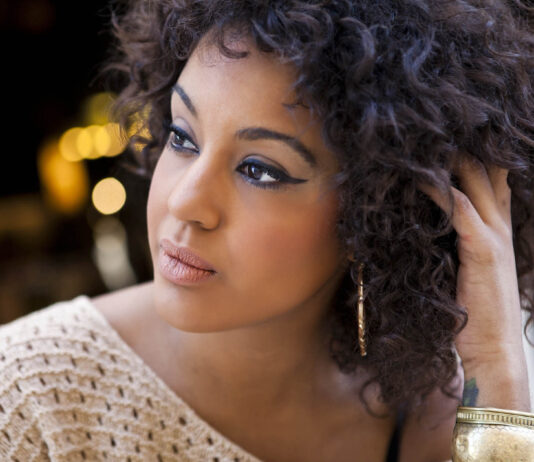 Maria Jackson Gives Large Bags With Essentials to the Poor in New York