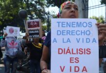 Más de 1.000 muertes en Ecuador por falta de diálisis en dos meses